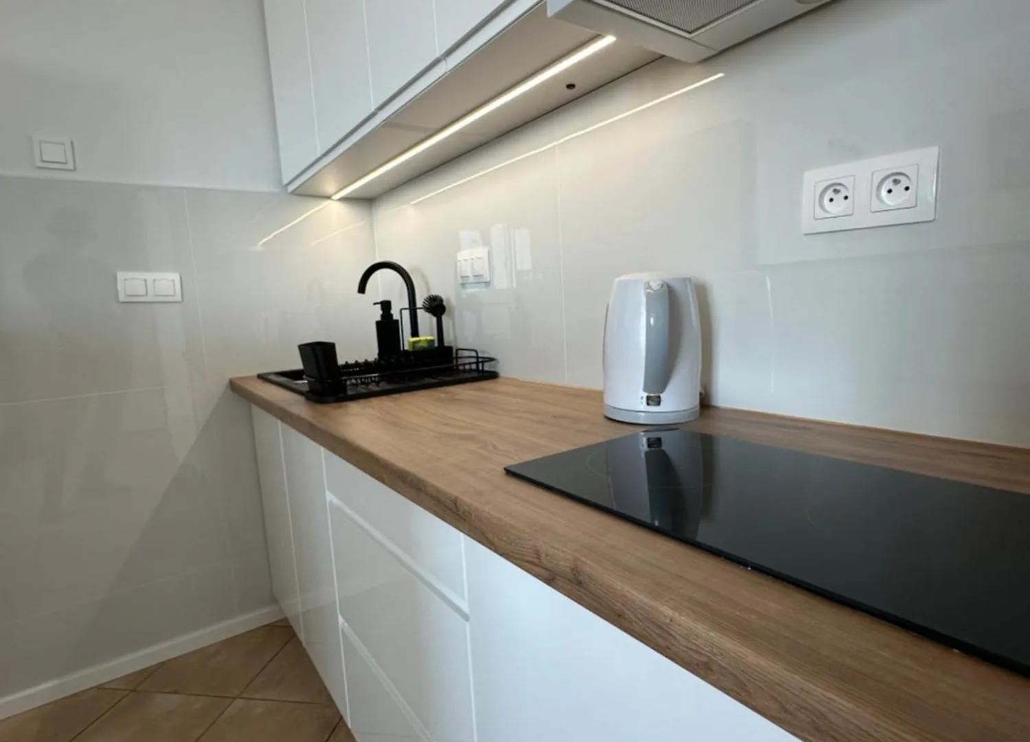 Apartament 2 Pokojowe Mieszkanie, Metro M2, Swietny Widok, Zachody Warszawa