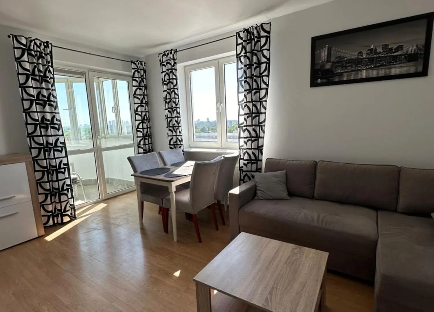 2 Pokojowe Mieszkanie, Metro M2, Swietny Widok, Zachody location